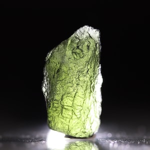 Moldavite di alta qualità / Moldavite ceca Cristallo di Moldavite genuino Moldavite grezza Moldavite grezza Campione minerale raro Cristallo curativo