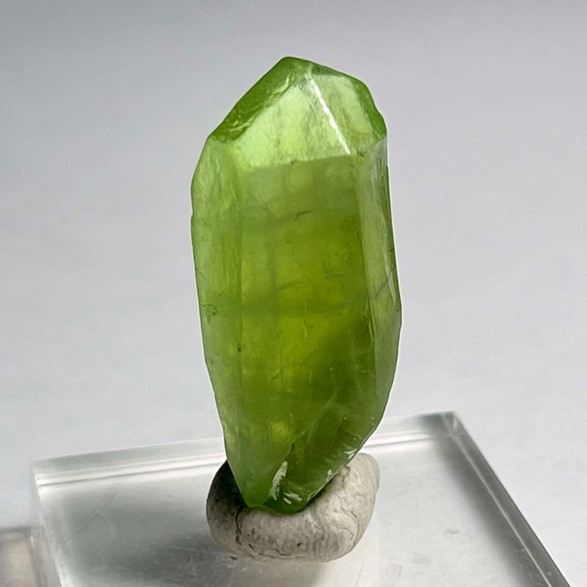 High Grade Natural Peridot Crystal Raw Peridot Mineral - Etsy