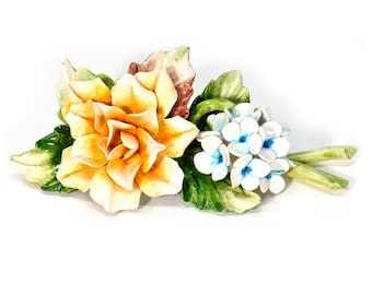 Rama de rosas de porcelana Capodimonte – Cerámica italiana pintada a mano