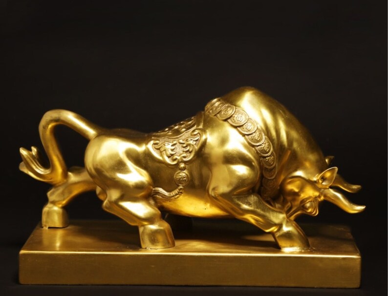 Golden Charging Bull Statue Taurus Zodiac Sculpture Home Decor Feng Shui Decor Ornament Figurine Decoration