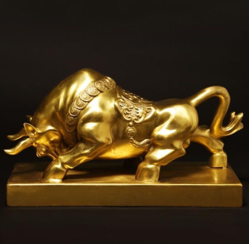 Golden Charging Bull Statue Taurus Zodiac Sculpture Home Decor Feng Shui Decor Ornament Figurine Decoration