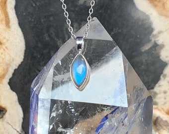 Labradorite pendant set with sterling silver small and simple necklace