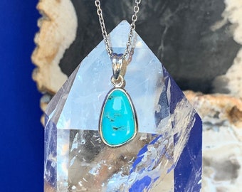 Natural turquoise pendant from Arizona set with sterling silver