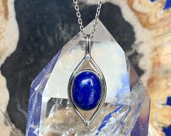 Lapis lazuli pendant set with sterling silver, modern design