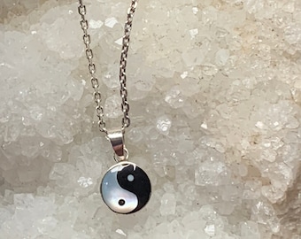 Yin Yang pendant made with sterling silver, onyx and Sea shell