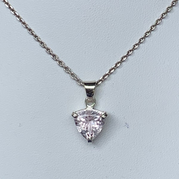 Morganite pendant set with sterling silver, pink beryl, 3.65 carats