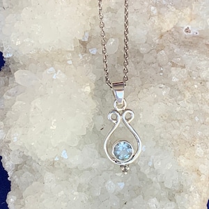 facetted aquamarine pendant set with sterling silver