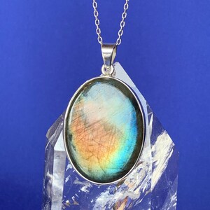 Labradorite pendant set with sterling silver, unisexe for a man or a woman