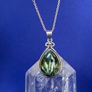 Seraphinite pendant set with sterling silver