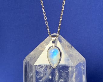 Moonstone pendant set with sterling silver, simple setting, strong blue reflection, AA