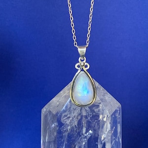 Moonstone pendant set with sterling silver, very strong reflection
