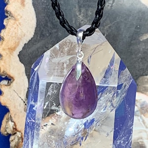 Collar de ametrino en cordón negro con cierre de plata de ley para hombre o mujer