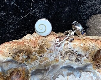 Orecchini in argento sterling con conchiglia occhio di Shiva