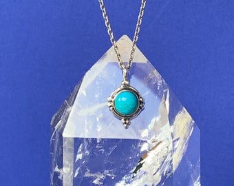 Turquoise pendant from Arizona set with sterling silver