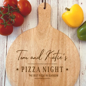 Personalised 12 Pizza Paddle 30cm. 3 designs to choose from. Custom Pizza Board, Pizza Plate. Ideal gift for any occasion. Layout 2