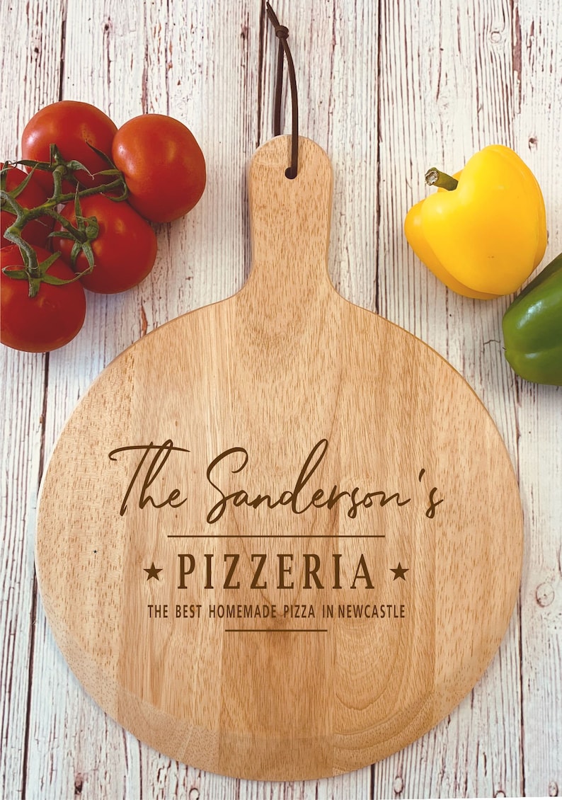 Personalised 12 Pizza Paddle 30cm. 3 designs to choose from. Custom Pizza Board, Pizza Plate. Ideal gift for any occasion. Layout 1