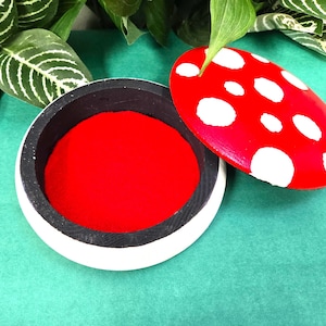 Mushroom Jewelry Box – Handmade Red Toadstool Trinket Box – Whimsical Fairy Cottagecore Decor – Unique Gift for Her