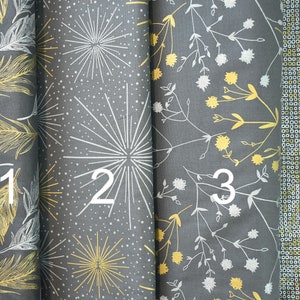 Sparkle by Hoffman aus 100% Baumwolle Silber Gold Metallic Federn Stern Bursts Blumen Kreise Punkte Kohle Hintergrund