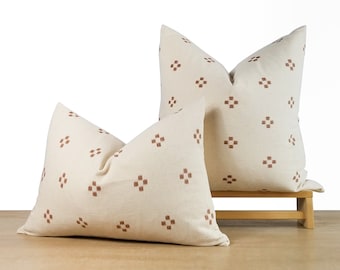 Housse de coussin batik crème et sienne | Coussin décoratif bohème ivoire et rouille | 100 % coton || Carré 20 x 20 | Support lombaire 14 x 20 || Insert d&#39;oreiller disponible