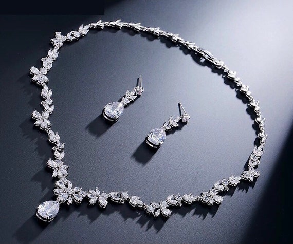 Luxury Bridal Jewellery Set Wedding Necklace Set Bridesmaid Earrings Set Elegant Bridal Set Teardrop Jewellery Set Crystal Necklace Etsy Canada