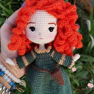amigurumi doll pattern/ patrón muñeca princesa amigurumi/ modèle de poupée princesse amigurumi