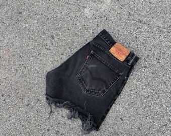 Vintage 00s Levi’s Black Cut Off Raw Hem Denim 505 Shorts 35W