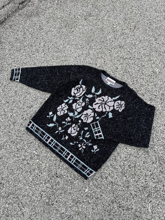 Vintage 80s/90s Floral Sweater - image 1