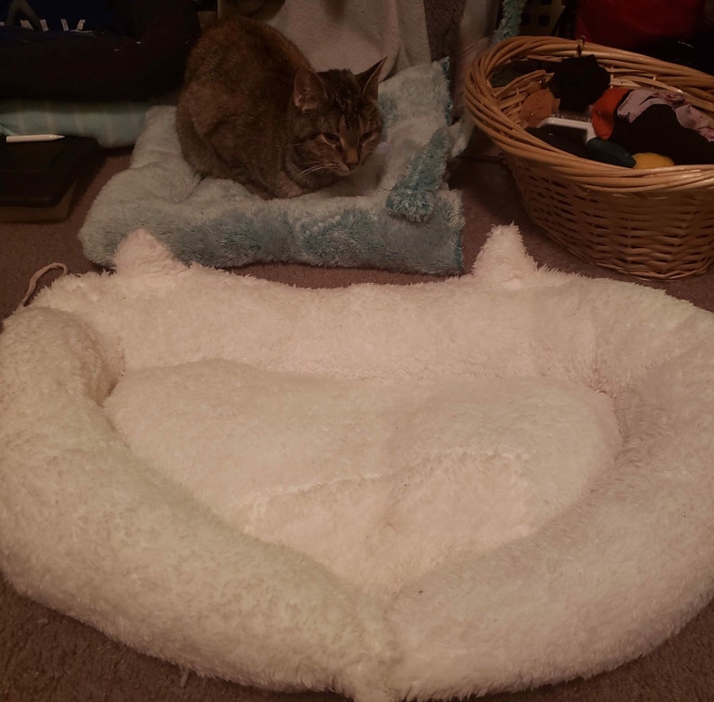 sweater cat bed