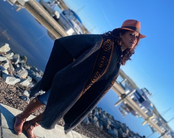 HANDMADE WOOL PONCHO Black