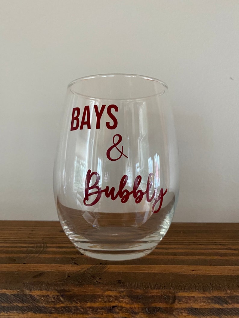 Bays and Bubbly wine glass Horse Wine Glass
