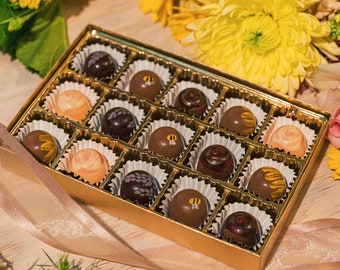Box of Spring Floral Assorted Artisan Chocolates, Floral Flavors, Bouquet of Chocolate (100% Celiac Safe)