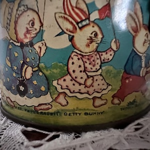 Lata antigua de Pascua con diseño litográfico y bonitos gráficos imagen 6
