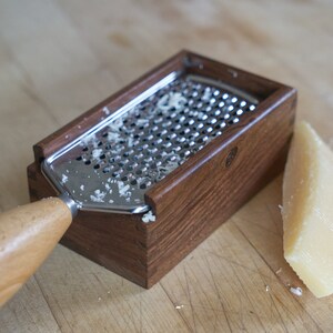 Cheese Grater  Garlic Ginger Walnut