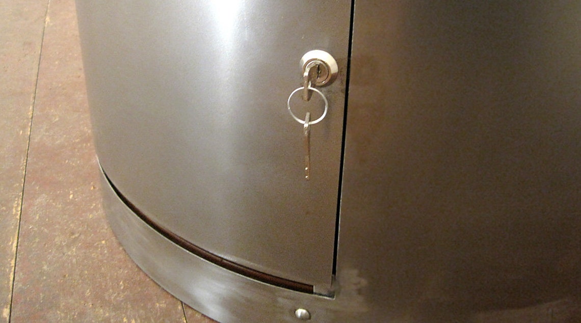 MIRo Metallsäule als Regal/Eckregal raumhohes Stahlrohr | Etsy