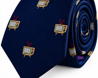 USA Flag Skinny Tie l Patriotic American Flag Necktie for Men Classic Stars and Stripes Style Accessory for Work, Events, and Everyday Wear