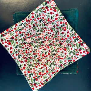 Microwave Bowl Cozy Set of 2 - Soup Bowl Cozy, Hot Bowl Holder, Bowl Cozy Set, Microwave Bowl Holder Reversible - Green Red White