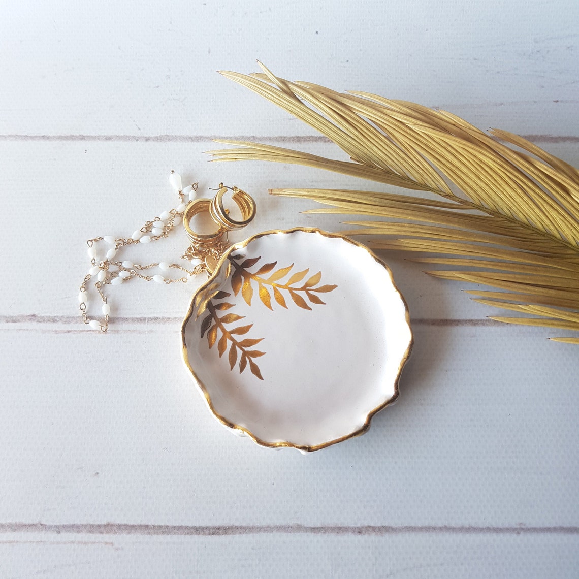 White Modern Floral Ring Dish 22 K Gold Ceramic Jewelry Tray Etsy
