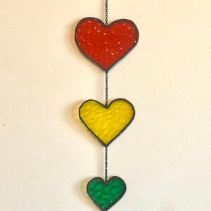 Glasmalerei Regenbogen Herzen Suncatcher