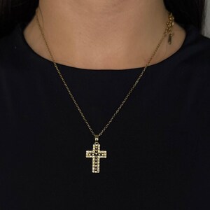Collar con cruz de corazón / Dije de cruz religiosa / Collar para mujer / Colgante de amor cristiano / Joyería para el día a día