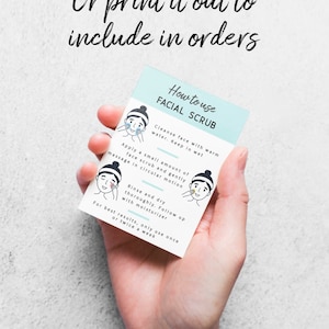 Puede incluir: Una tarjeta blanca con texto azul e ilustraciones que muestran c&oacute;mo usar un exfoliante facial. La tarjeta dice "C&oacute;mo usar EXFOLIANTE FACIAL" e incluye instrucciones para limpiar, aplicar, enjuagar e hidratar.