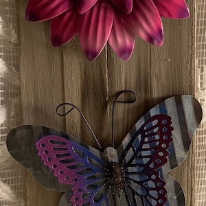 Metal flower door hanger