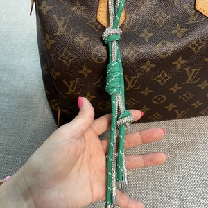 Llavero con cordón de diamantes de imitación, dije para bolso