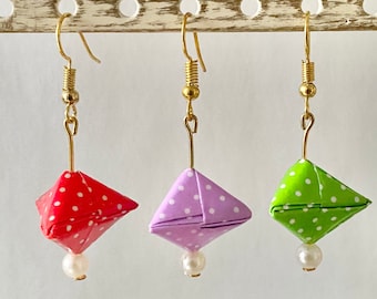 Origami Ohrringe Würfel [ASAHI]，rot, grün,lila, punkte, Perle,gold, japan, papier, Nickelfrei, bunt, modern, schick, handgemacht＜WÜ19-21＞