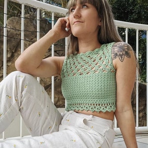 Crochet top WRITTEN PATTERN - The Gaia top