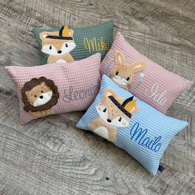 Babykissen bestickt Kinderkissen mit Namen Namenskissen Kissen personalisiert Kissen mit Namen Kissen Waffelpique Kuschelkissen Bild 2