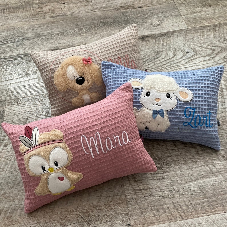 Babykissen bestickt Kinderkissen mit Namen Namenskissen Kissen personalisiert Kissen mit Namen Kissen Waffelpique Kuschelkissen Bild 1