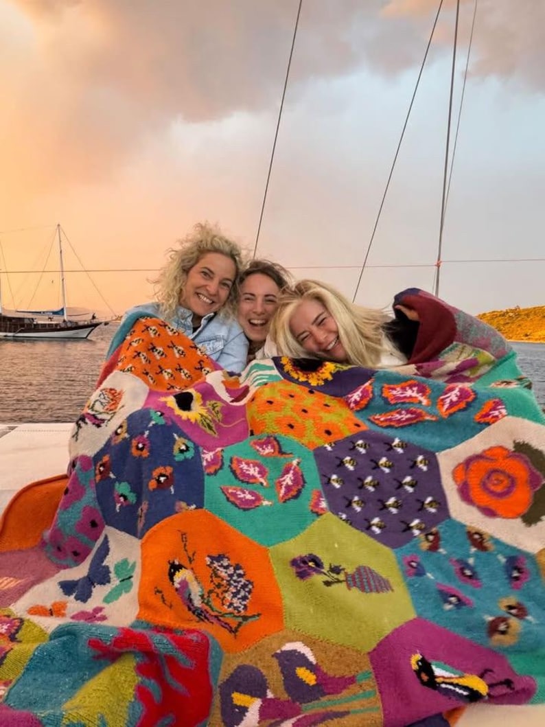 Handknit Merino Wool Patchwork Blanket – Floral Crochet Bedspread, Personalized Throw Quilt image 4