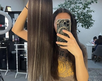 Extensión de coleta lisa tipo moño de 65 cm, color 4/613, ombré castaño y rubio.