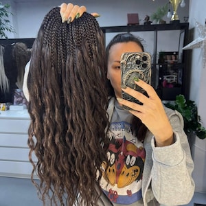 Volles Set von DE Braids mit losen Locken (Anna Wave) - Natürliches Dunkelbraun (Farbe #8)