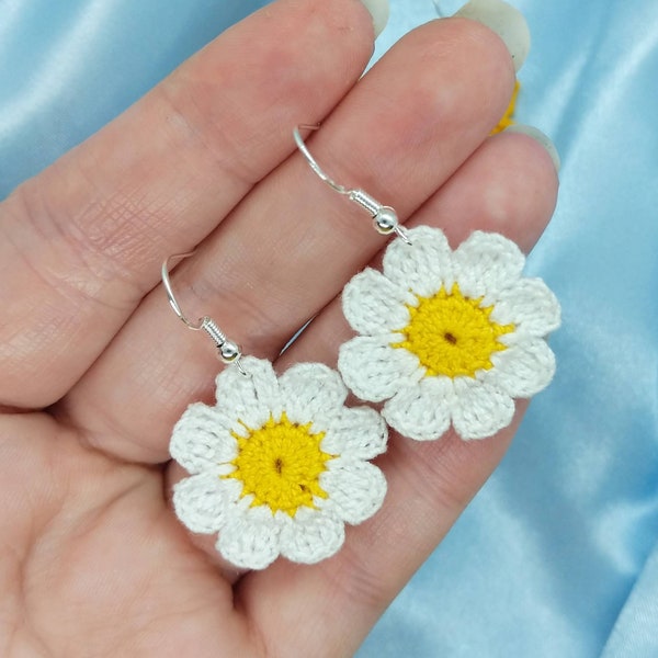 Small Crochet Daisy Flower Earrings!